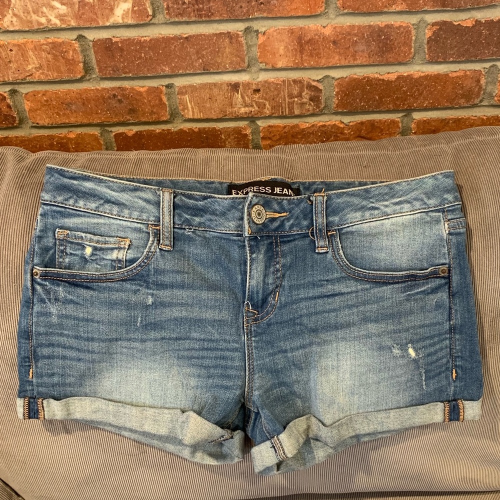 Express: Size 6 Jean Shorts